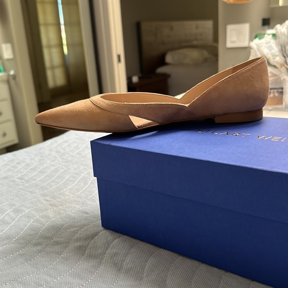 Stuart weitzman avenue flat in suede - nude color. - Picture 6 of 9
